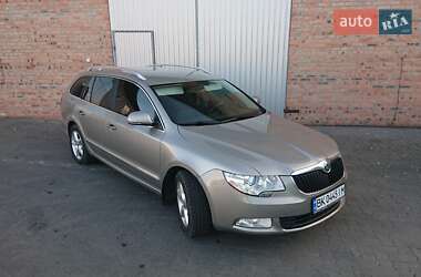 Skoda Superb 2011