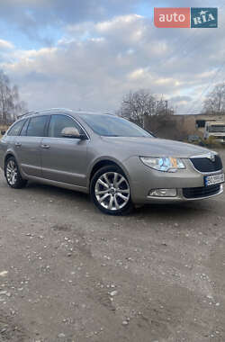 Skoda Superb  2012