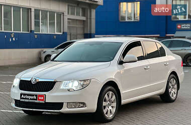 Skoda Superb  2012