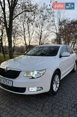 Skoda Superb  2012