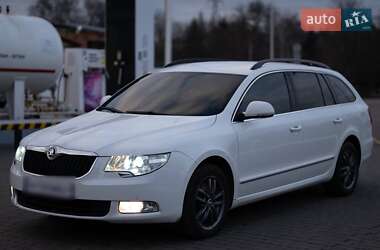 Skoda Superb  2011