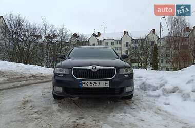 Skoda Superb 2011