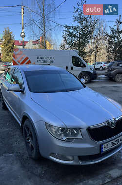 Skoda Superb  2012
