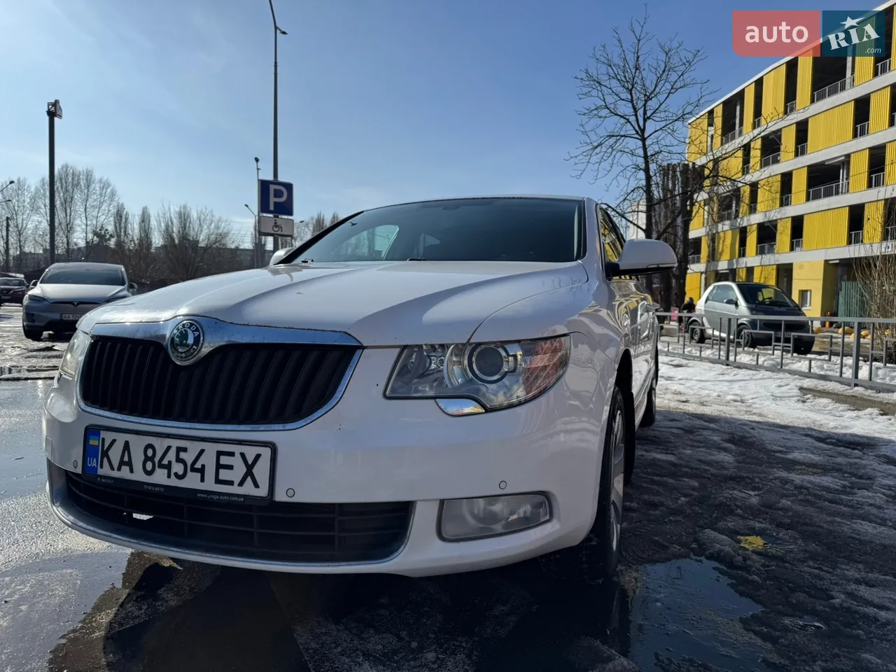 2010 Skoda Superb - мініатюра 2