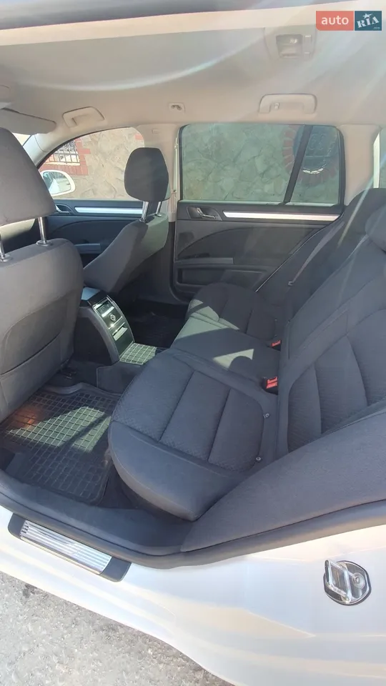 2013 Skoda Superb - мініатюра 3