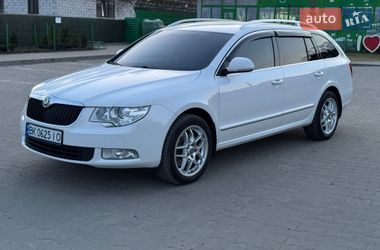 Skoda Superb 2011