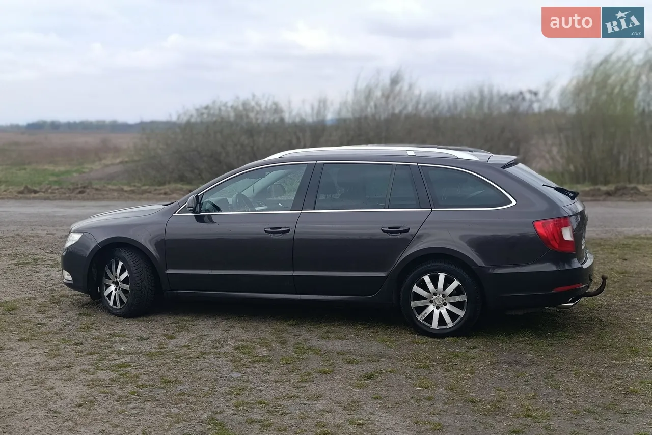 2011 Skoda Superb - мініатюра 3