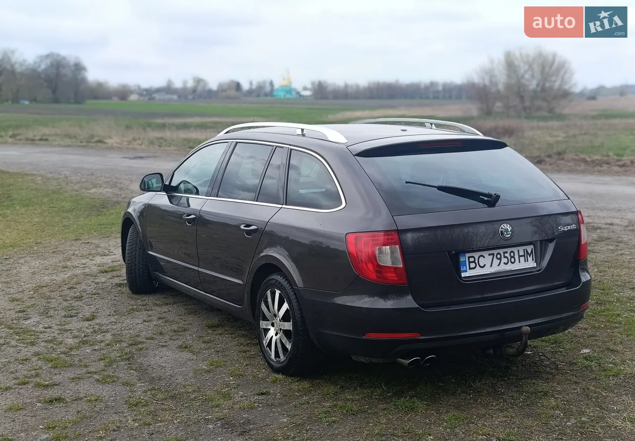 2011 Skoda Superb - мініатюра 4