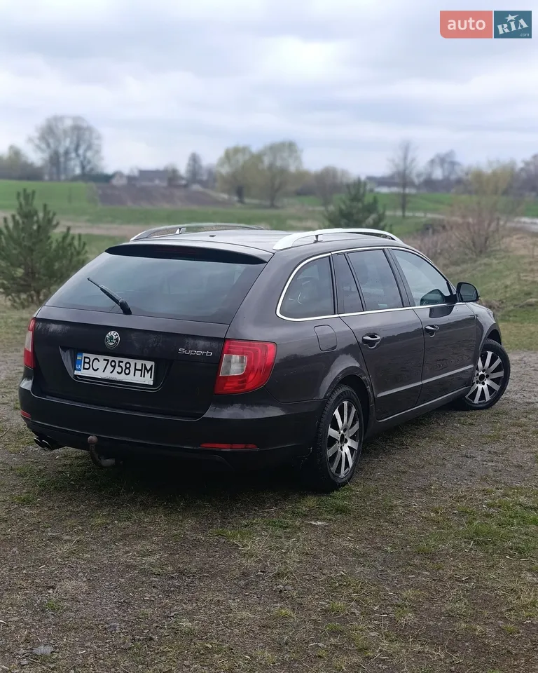 2011 Skoda Superb - мініатюра 5