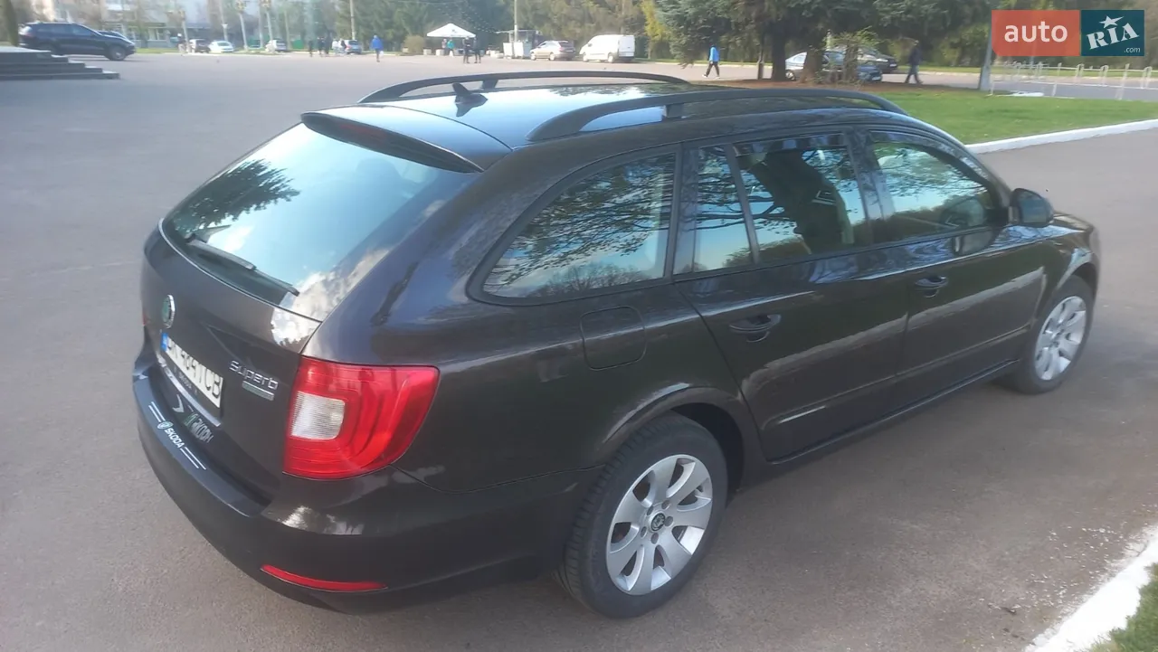 2011 Skoda Superb - мініатюра 4