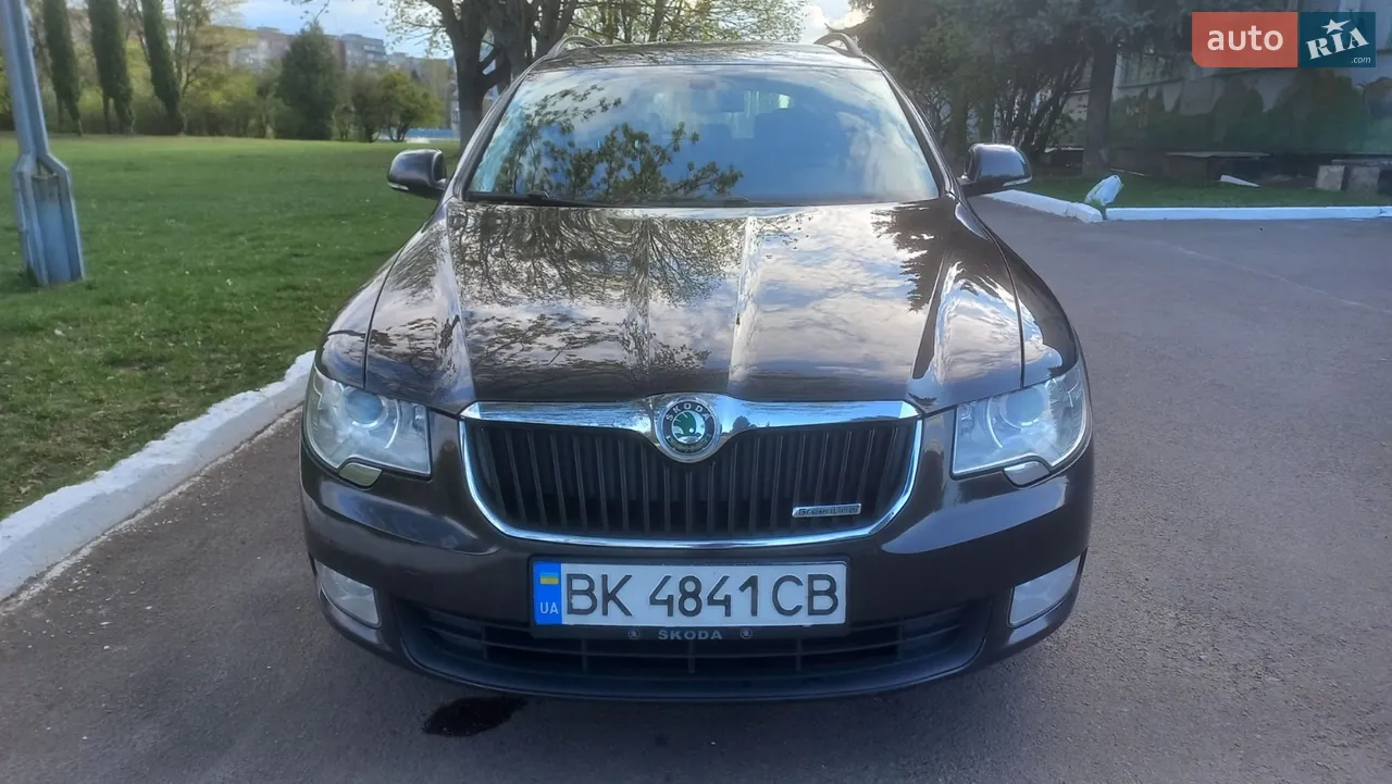 2011 Skoda Superb - мініатюра 2