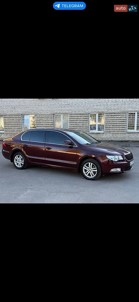 2010 Skoda Superb - мініатюра 2