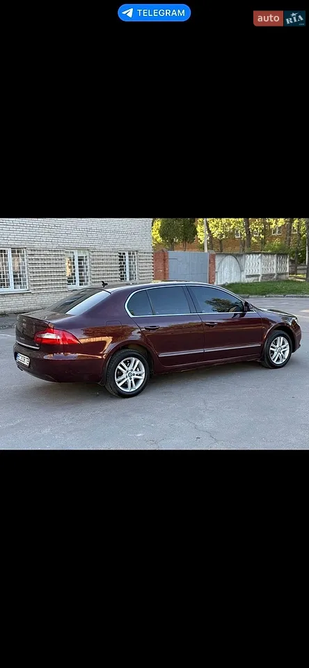 2010 Skoda Superb - мініатюра 3