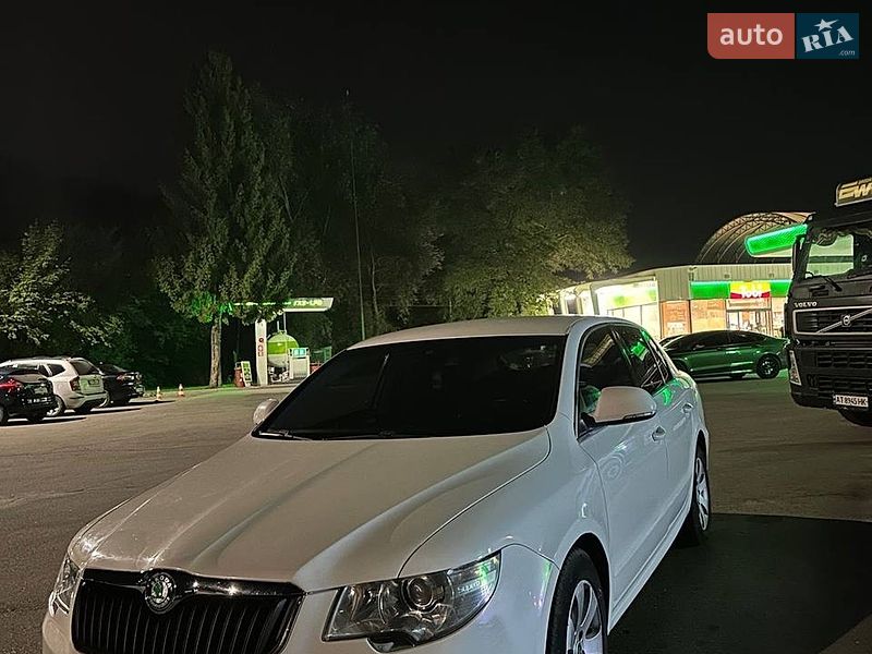 Ліфтбек Skoda Superb 2012 в Заліщиках