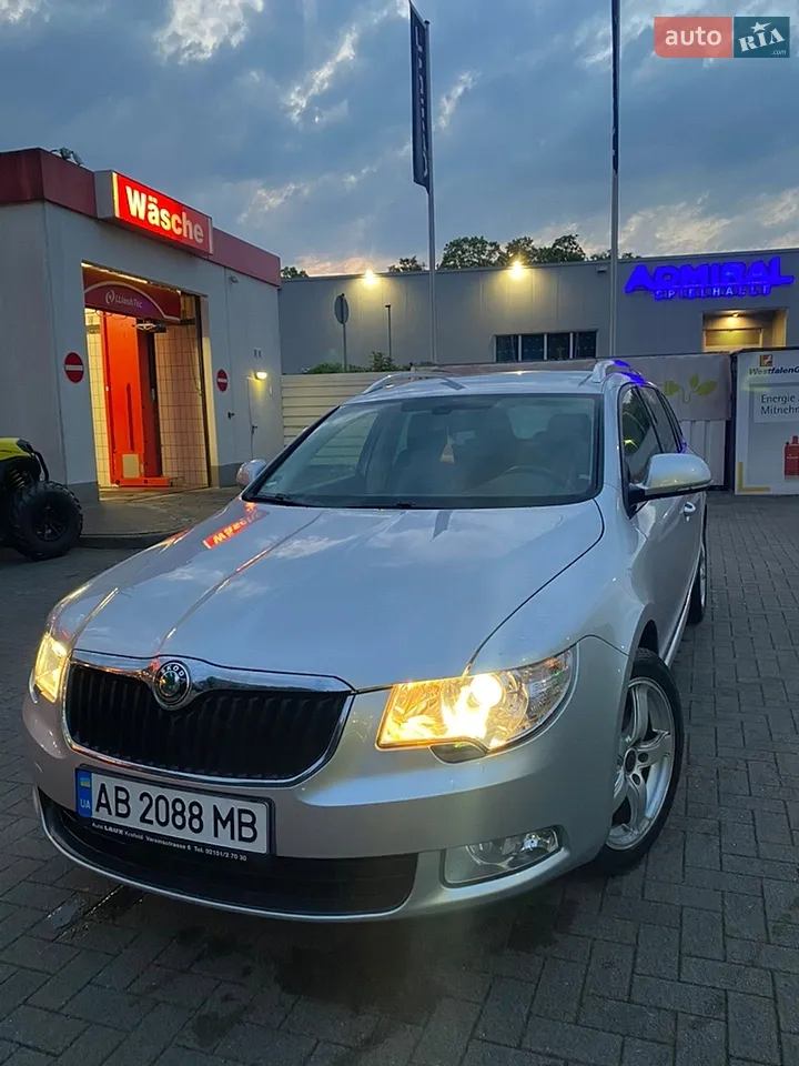 2011 Skoda Superb - фото 1