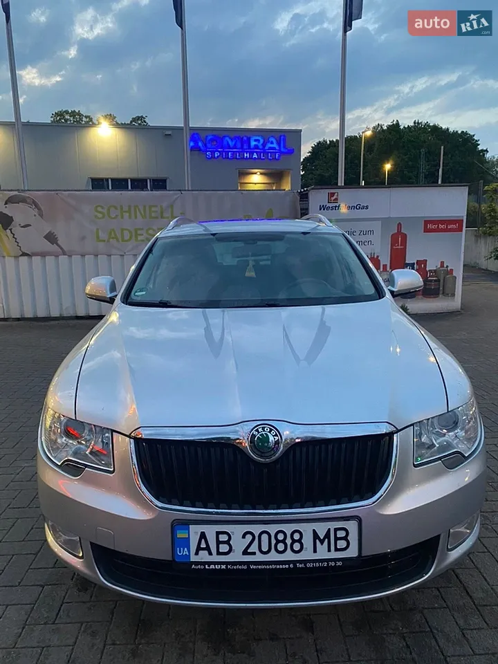 2011 Skoda Superb - мініатюра 4