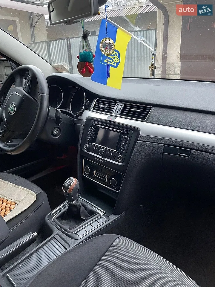 2012 Skoda Superb - мініатюра 2