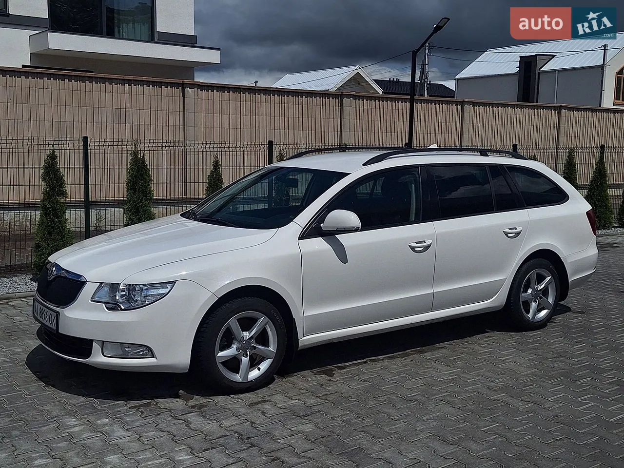2011 Skoda Superb - мініатюра 2