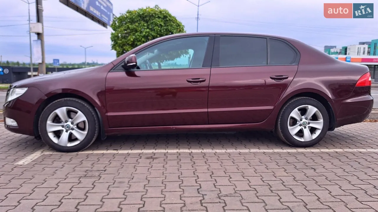 2010 Skoda Superb - мініатюра 4
