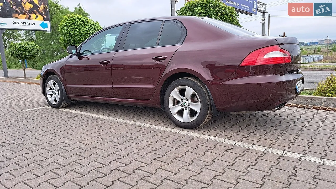 2010 Skoda Superb - мініатюра 5