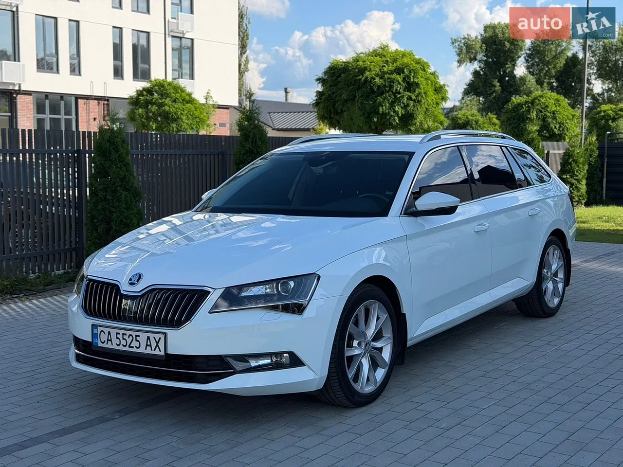 2016 Skoda Superb - мініатюра 2