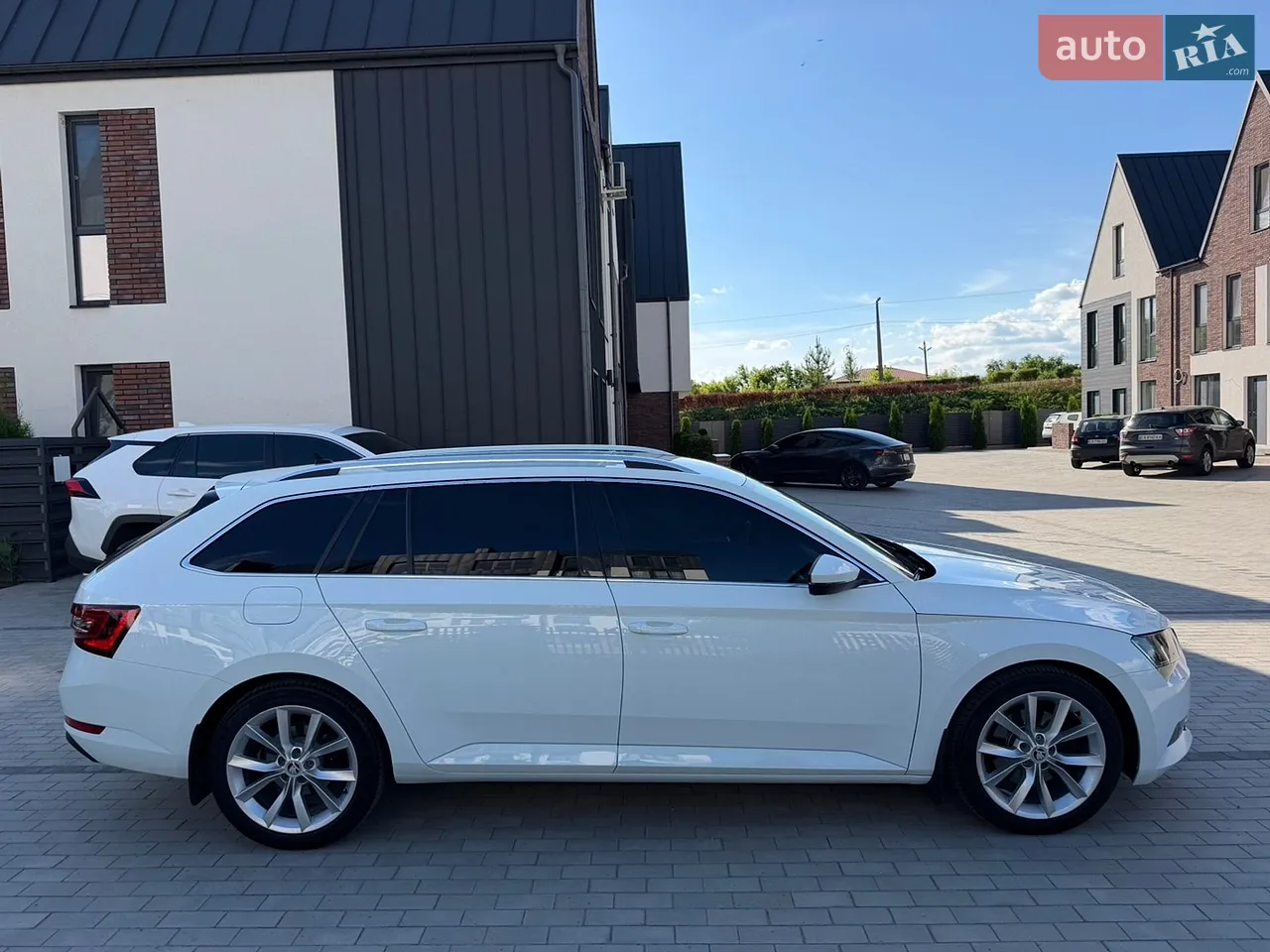 2016 Skoda Superb - мініатюра 5