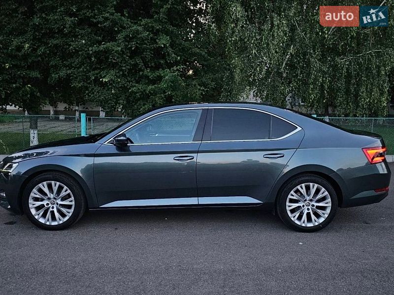 Лифтбек Skoda Superb 2020 в Ужгороде