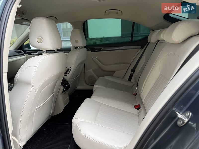 Лифтбек Skoda Superb 2019 в Ужгороде