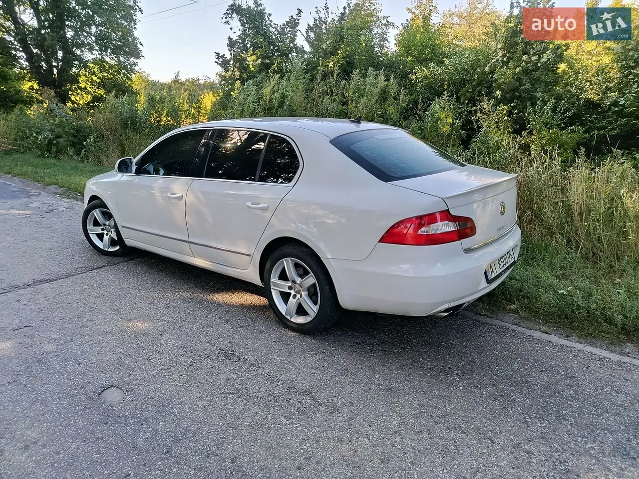 2010 Skoda Superb - мініатюра 2