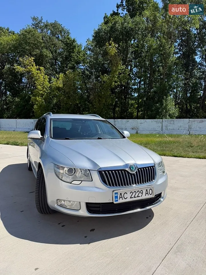 2011 Skoda Superb - фото 1