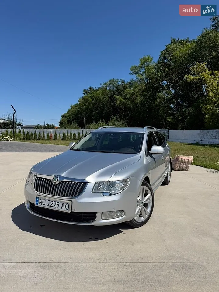 2011 Skoda Superb - мініатюра 2
