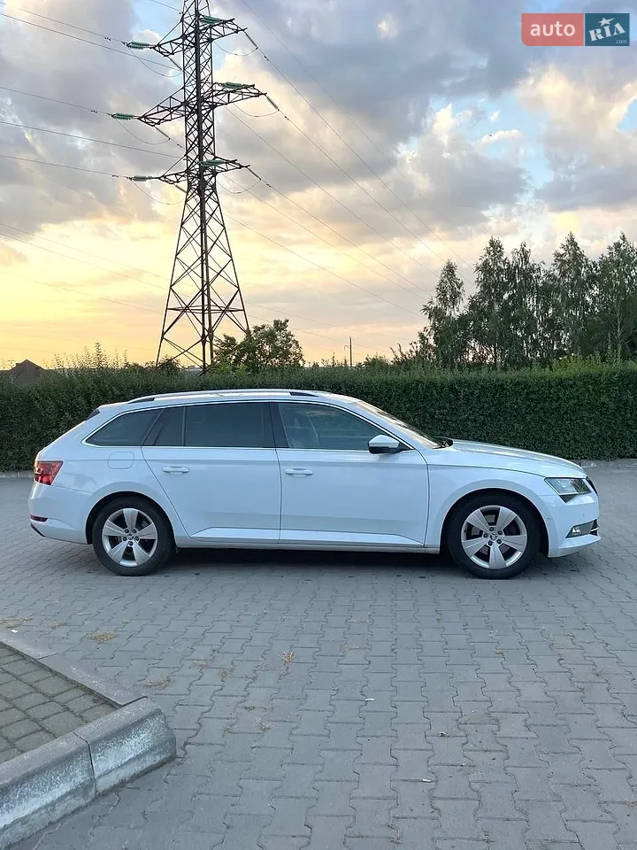 2016 Skoda Superb - мініатюра 3