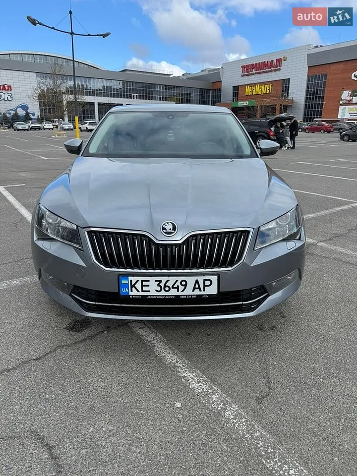 2016 Skoda Superb - мініатюра 2