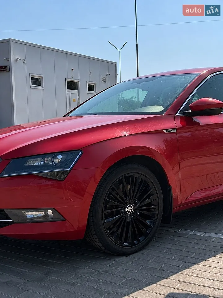 2018 Skoda Superb - мініатюра 2