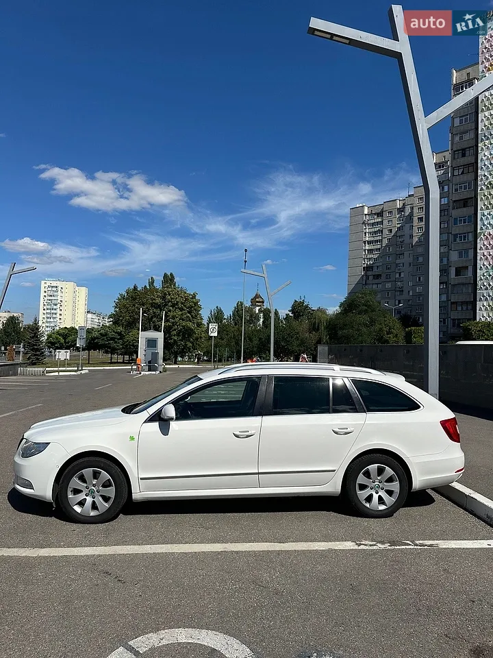2012 Skoda Superb - мініатюра 3