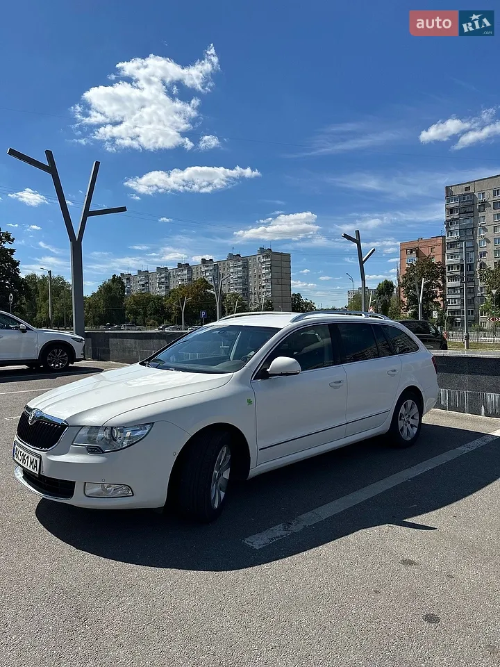 2012 Skoda Superb - фото 1