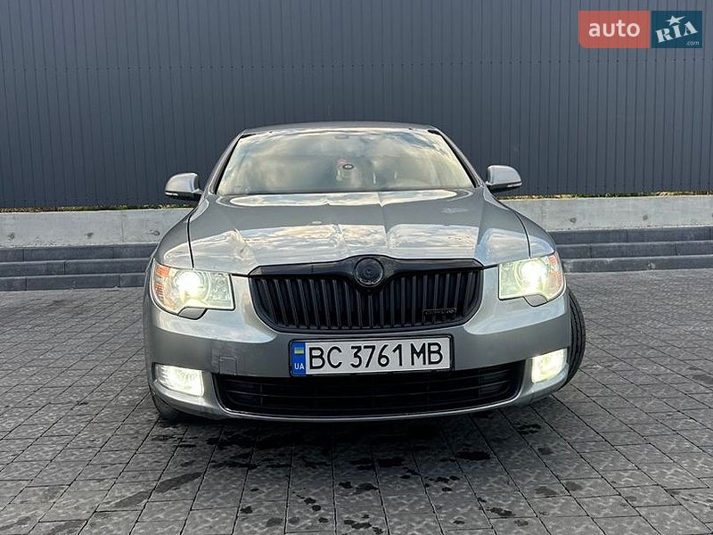 Ліфтбек Skoda Superb 2009 в Львові