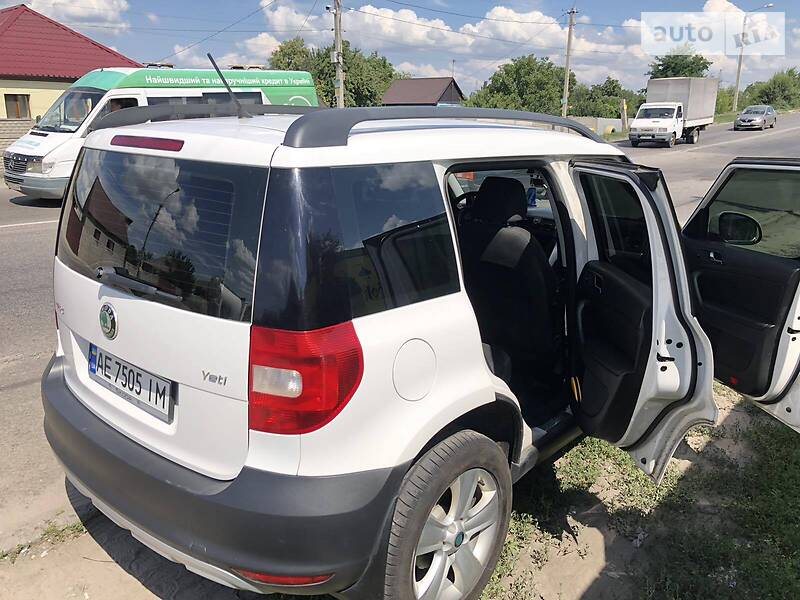 Легкові Skoda Yeti