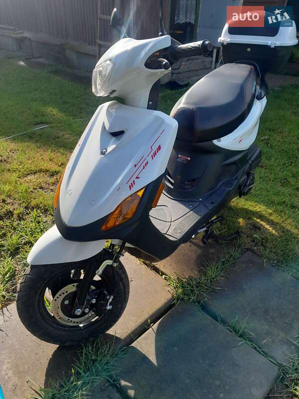 Скутер Spark SP 125R