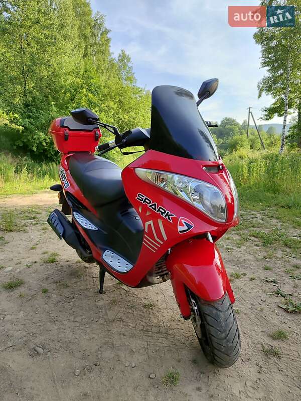 Скутер Spark SP 150-S28