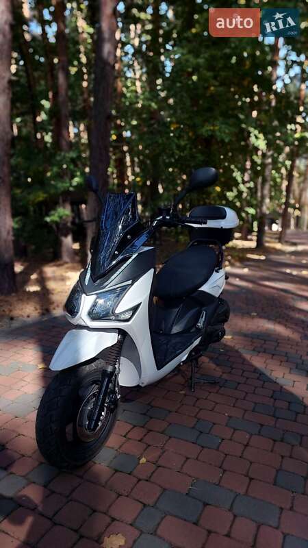 Скутер Spark SP 150S-19BN