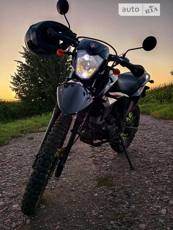 Мотоцикл Внедорожный (Enduro) Spark SP 200D-26