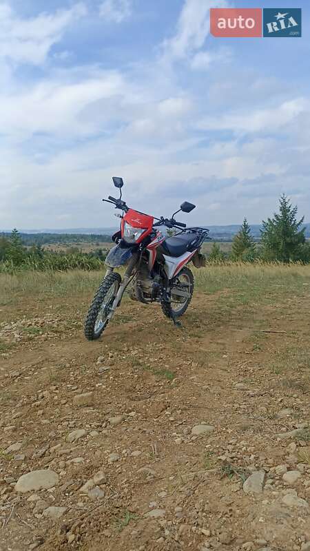 Мотоцикл Внедорожный (Enduro) Spark SP 200D-5B