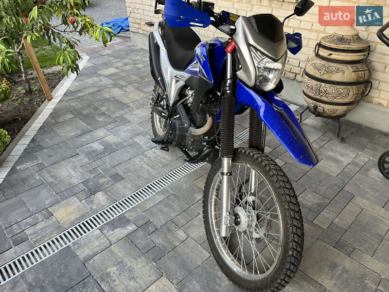 Мотоцикл Багатоцільовий (All-round) Spark SP 250D-2