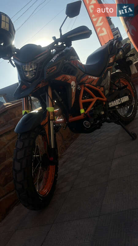 Мотоцикл Классік Spark SP 300T-1