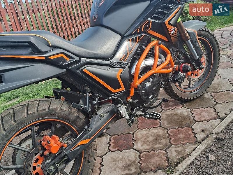 Мотоцикл Спорт-туризм Spark SP 300T-2