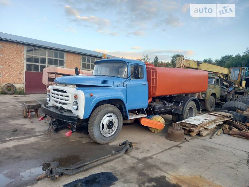 Уборочно-поливочные автомобили