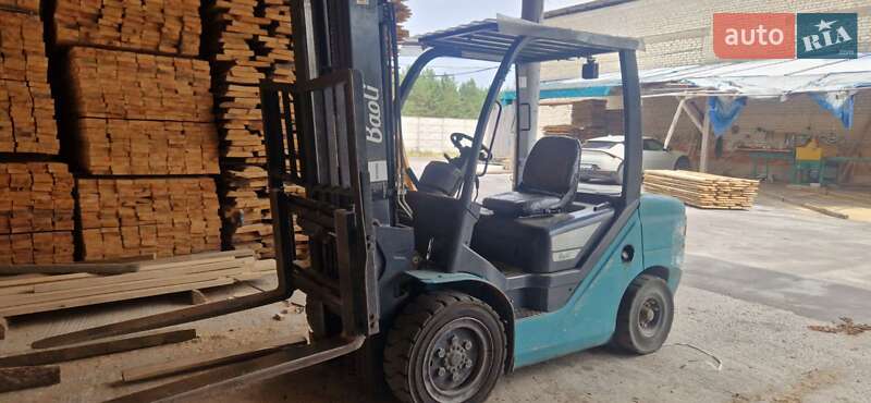 Вилочний навантажувач