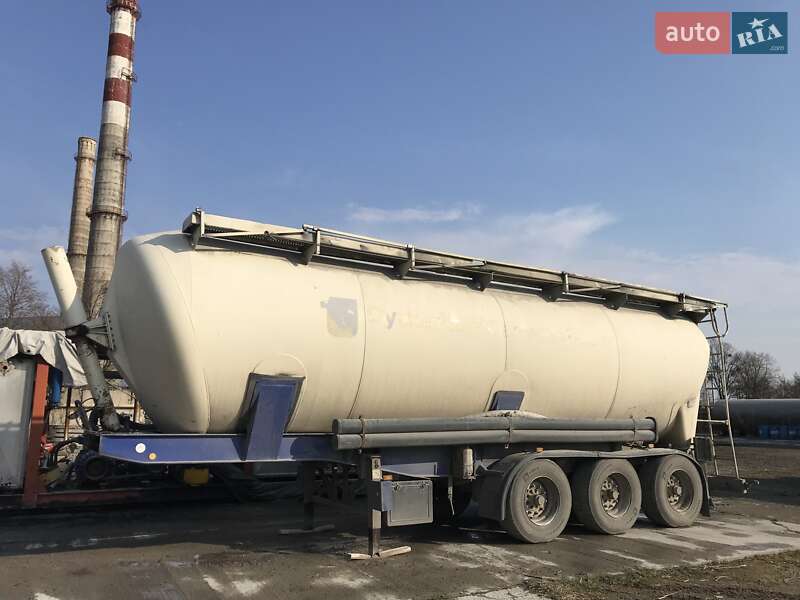 Цистерна напівпричіп Spitzer Silos