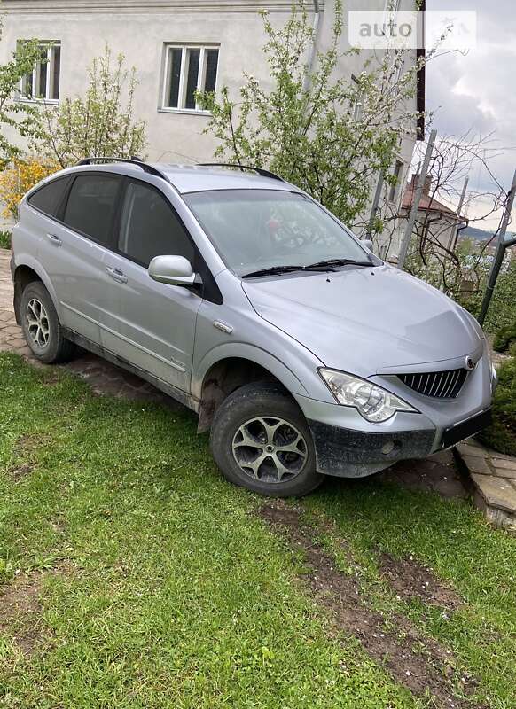 Седан SsangYong Actyon